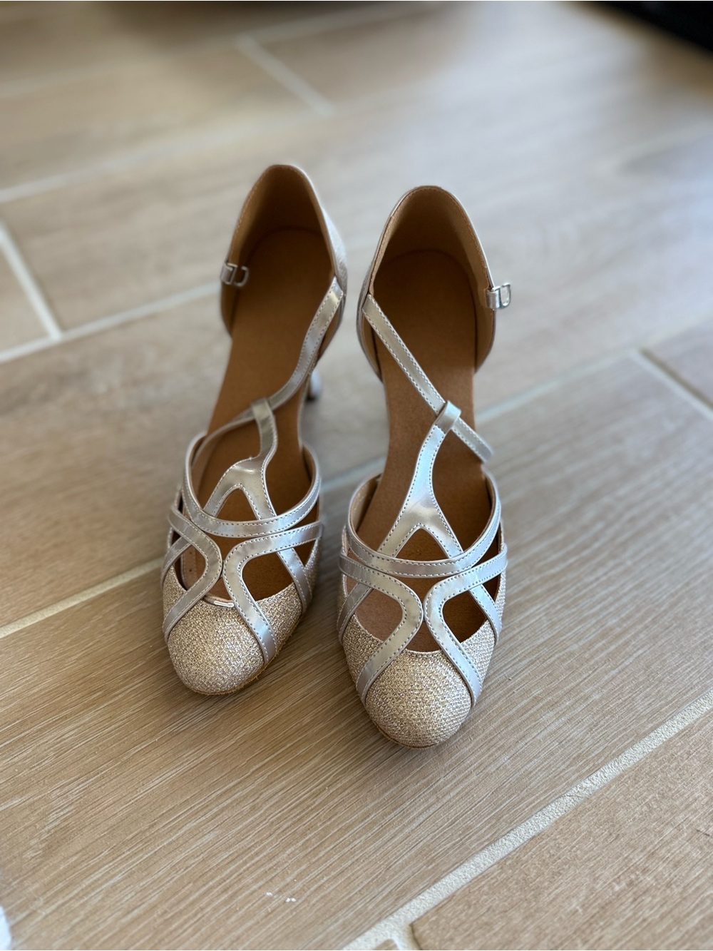 Dance shoes 318